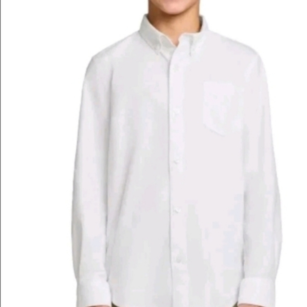 The Gap Kids Youth Oxford Shirt is a classic preppy long sleeve collared Nwt